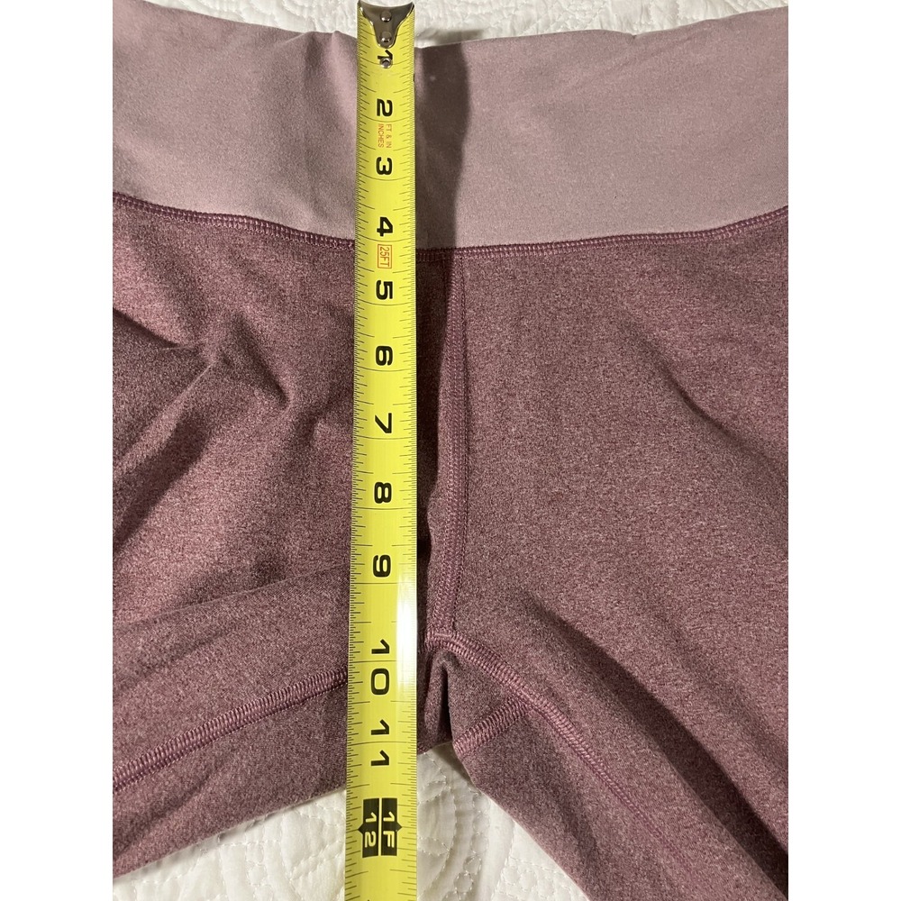Fabletics Leggings Women's Size Medium Mauve 21" inseam Athleisure Wear Yoga - Picture 3 of 8